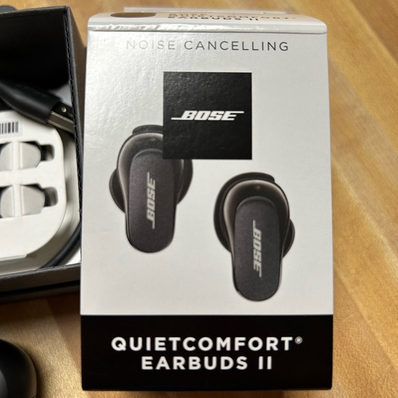 Noise canceling earbudsds - Picture 5 of 6